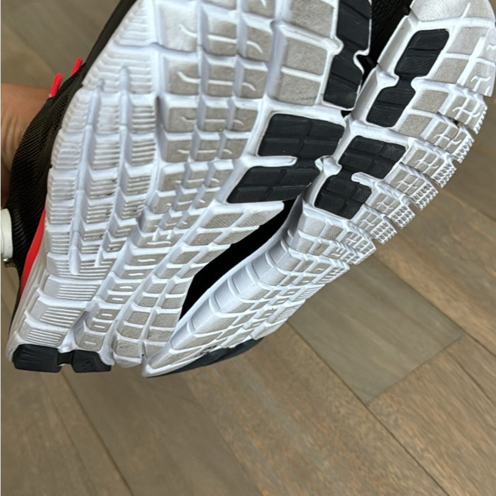 Reebok PUMP Sneakers Child Size 6. - Picture 4 of 5